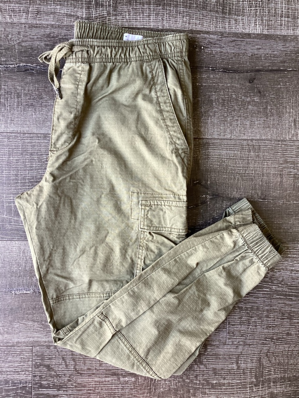 Gap Olive Green Ripstop Cargo Joggers - Men’s Size Medium